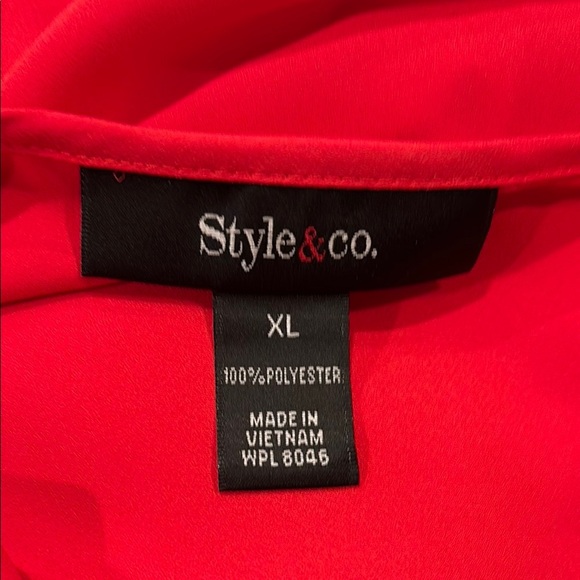 Style & Co Red Sleeveless Button-Up Top - New with tags - Picture 3 of 5